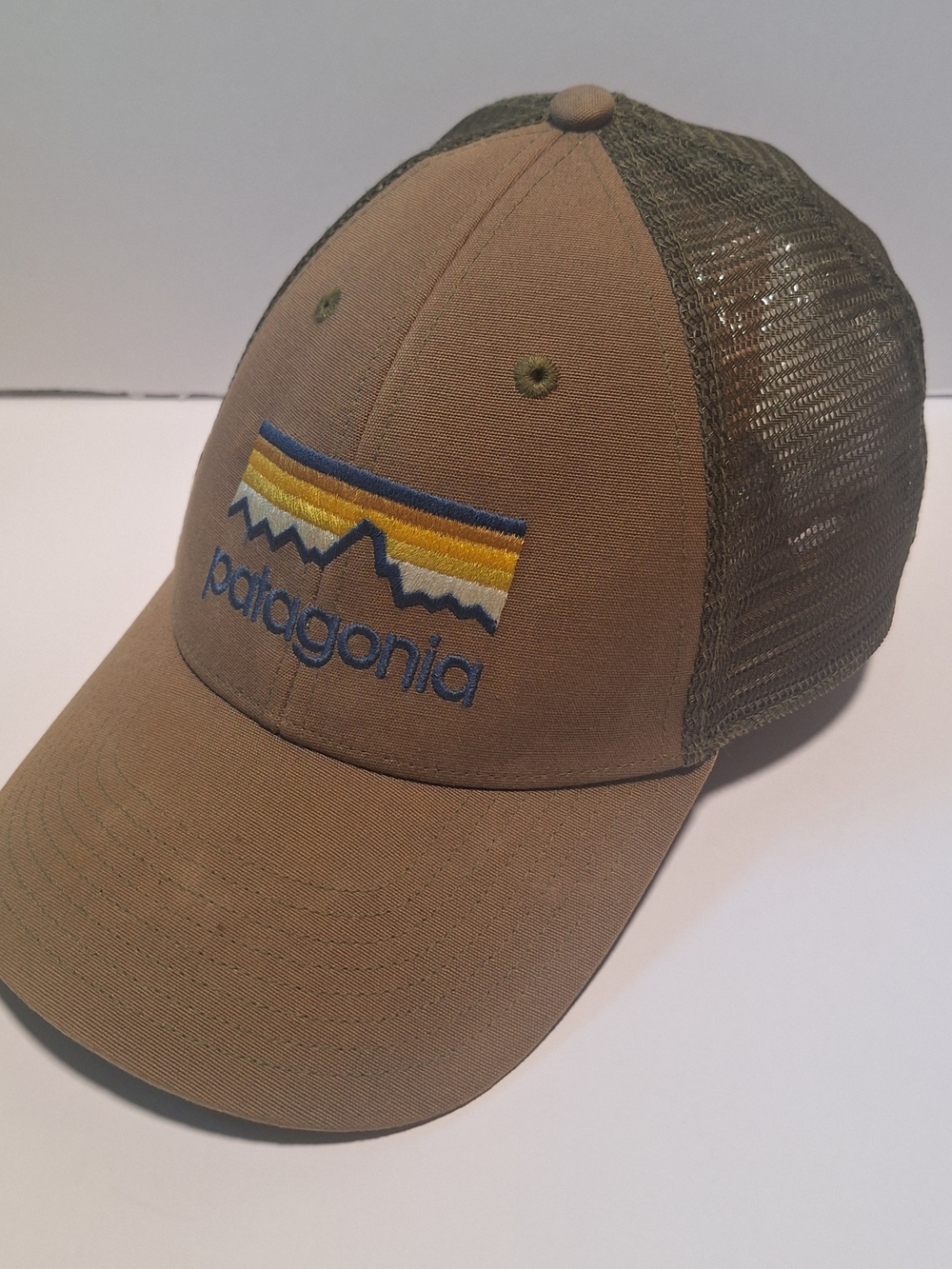 Patagonia P-6 Logo Trucker Hat Olive Green Brown Snapback Cap Never Worn - Picture 6 of 8